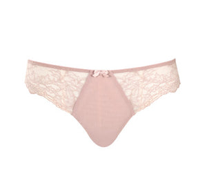 Ana Thong in Vintage