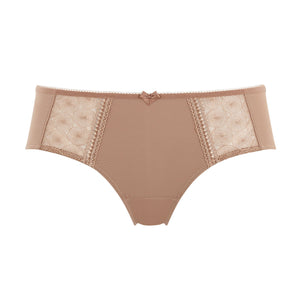 Cari Brief in Caramel